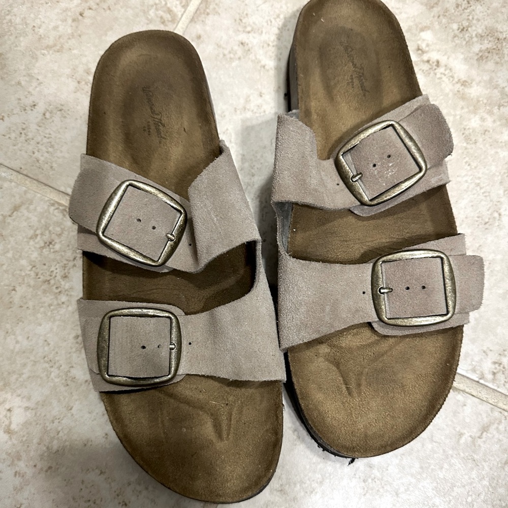 Universal threads Sandles